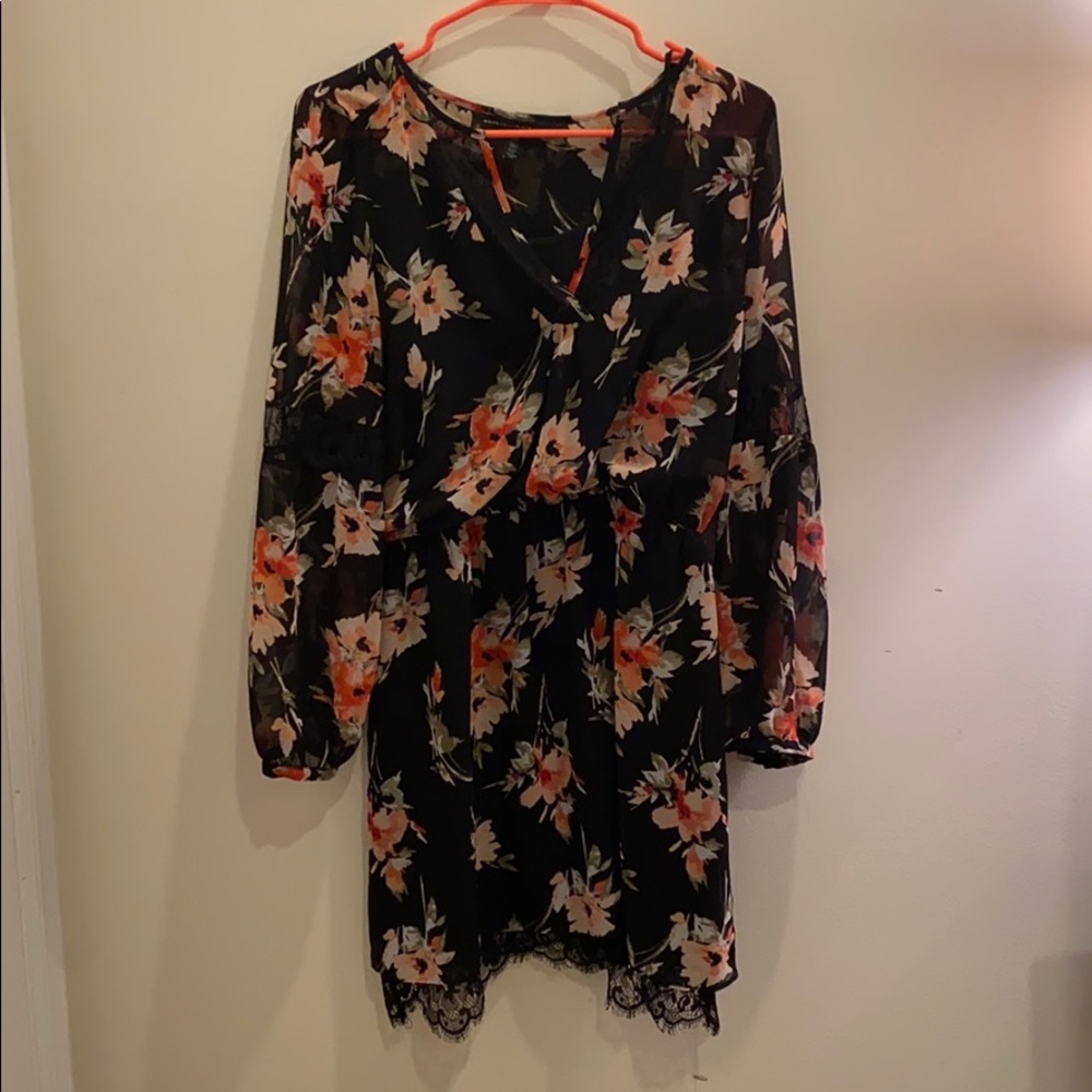 White House Black Market Lace Trimmed Floral Dress